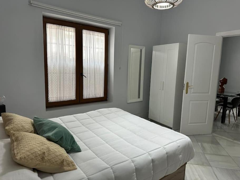 Riverwalk Suites - Puente Triana Sevilla Dış mekan fotoğraf